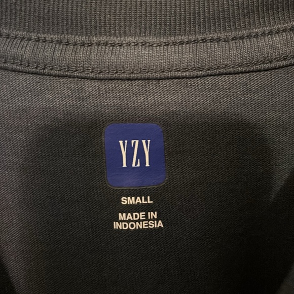 GAP Yeezy top - Picture 3 of 4